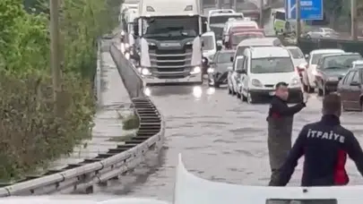 Alaplı’da gökyüzü boşaldı: Zonguldak-İstanbul hattında sürücülere zor anlar