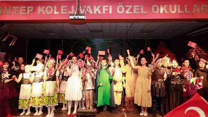 Gaziantep Kolej Vakfı’nda İngilizce rüzgarı: Oz Büyücüsü sahnede devleşti