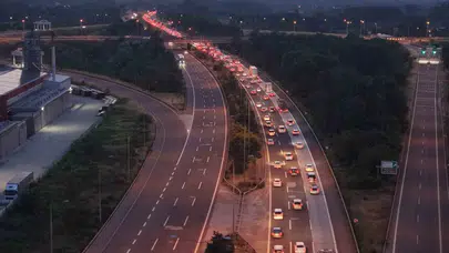 Dönüş yolunda kabus bitmiyor: Düzce geçişinde sürücüler saatlerce mahsur kaldı