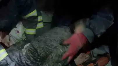 Herkesin kaçtığı yere onlar koşuyor: İtfaiyecilerin kask kameraları o anları kaydetti