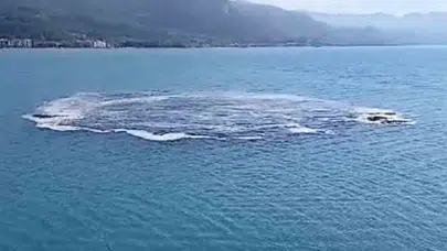 Kastamonu’da deniz yüzeyinde korkutan hareketlilik: Patlama sesiyle yayılan koku paniğe yol açtı