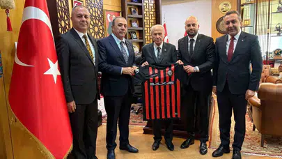 Bahçeli’nin makamında Çorum rüzgarı: Süper Lig coşkusuna özel hediye