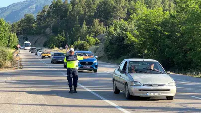 Bayram dönüşü trafiğinde jandarma alarmda: 18 bin araçlık güzergahta sıkı takip