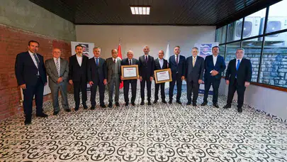 KARDEMİR’in emektar isimlerine vefa: Onursal başkanlık beratları sahiplerini buldu
