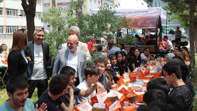 Kocasinan’da Gençlik Rüzgarı: Başkan Çolakbayrakdar Öğrencilerle Buluştu