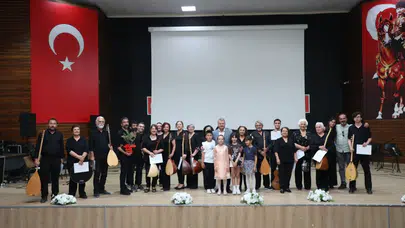 Edremit'te sanat rüzgarı: Genç yetenekler sahnede devleşti