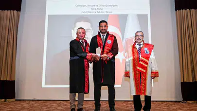 Minderin dev ismine akademik taç: Taha Akgül artık fahri doktor