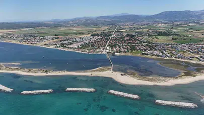 Turizm sezonuna geri sayım başladı: Ayvalık sahillerinde hummalı temizlik mesaisi