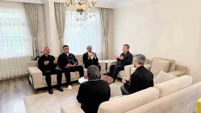 Acı gününde yalnız bırakmadı: Vali Aydoğdu’dan Kartal ailesine taziye ziyareti