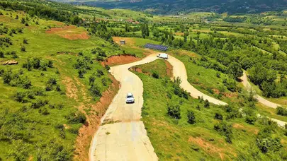 Zirveye çıkan yollar engel değil: Bitlis’te sağlık ekipleri kar kış demeden köylülerin kapısını çalıyor