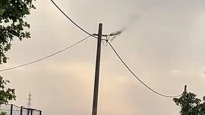 Bandırma’da korku dolu sabah: Elektrik direği alev topuna döndü