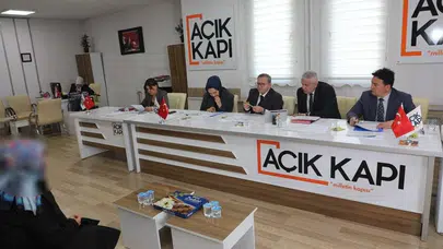 Kars’ta kapılar vatandaşa ardına kadar açıldı: Vali Polat sorunları bizzat dinledi