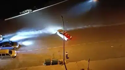 Direksiyon başındaki tehlikeli şov pahalıya patladı: Sosyal medyadaki görüntüler yakalattı