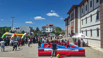 Hisarcık’ta hareketli hafta sonu: Hükümet Konağı bahçesi spor şenliğine dönüştü