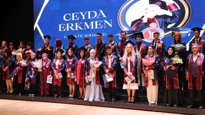 Sivas’ta gurur günü: İletişim fakültesi mezunları diplomalarına kavuştu