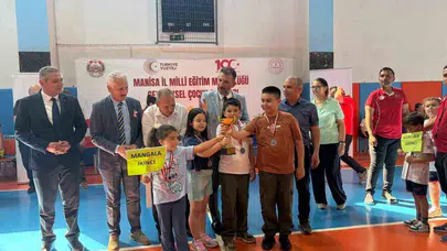 Sarıgöl’ün minik stratejistleri zirveyi kıl payı kaçırdı: Gözleri şimdiden gelecek yılın kupasında