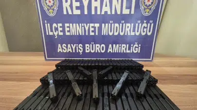 Reyhanlı'da şüpheli araç operasyonu: Bagajdaki gizli bölmeden cephanelik çıktı