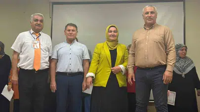Okuma yazma öğrenmenin yaşı yok: Burhaniye’de sertifika heyecanı