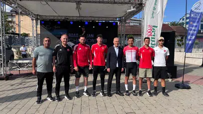 Pedal çeviren milliler Kosova’da kürsüyü boş bırakmadı: Balkanlar’dan 3 madalya ile döndüler