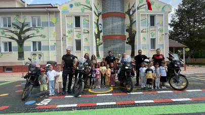 Kütahya’da miniklerin polis sevgisi: Yunus timleri okul bahçesini renklendirdi