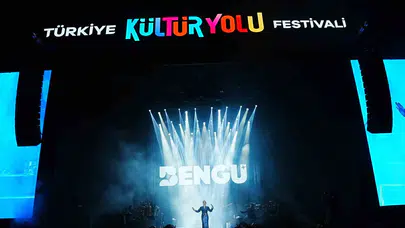 Manisa’da Bengü rüzgarı: Binlerce kişi tek bir ağızdan söyledi