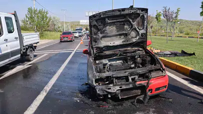 Nevşehir’de korku dolu anlar: Seyir halindeki otomobil alevlere teslim oldu
