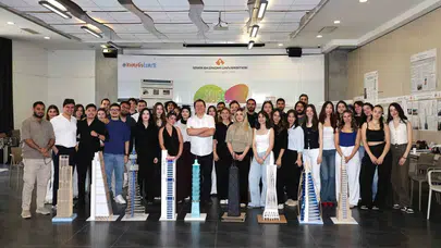 Gökdelenlerin kaderini laboratuvara taşıdılar: Öğrencilerden dev deprem testi
