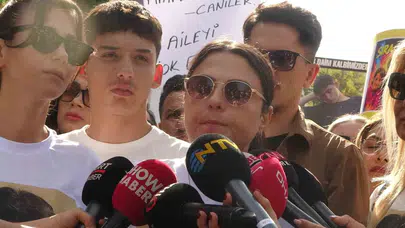 Evlat acısıyla adliye önünde haykırdı: Çocuk katillerine 'yaş' indirimi uygulanmasın