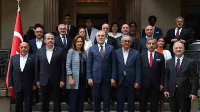 Cenevre’de kritik zirve: Bakan Işıkhan çalışma hayatının paydaşlarıyla buluştu