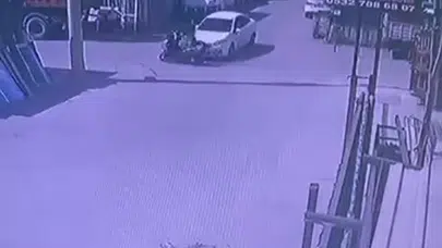 İzmit'te yürekleri ağza getiren kaza: Çarpışmanın şiddetiyle yola savruldular