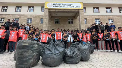 Yüksekova'da doğa seferberliği: 400 genç elleriyle temizledi, geleceğe nefes oldu