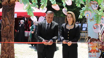 Altıntaş’ta sanat rüzgarı: Kursiyerlerin yıl boyu süren emeği görücüye çıktı