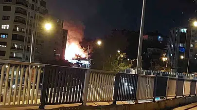 İzmir’de alevler gökyüzünü kapladı: Bayraklı’da korku dolu anlar