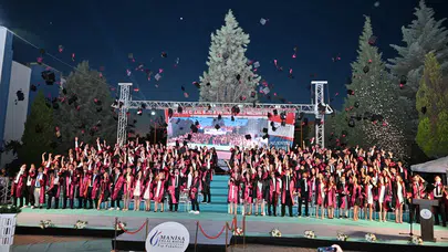 Beyaz önlükleri gururla kuşandılar: Vali Özkan’dan genç hekimlere "insan odaklılık" vurgusu
