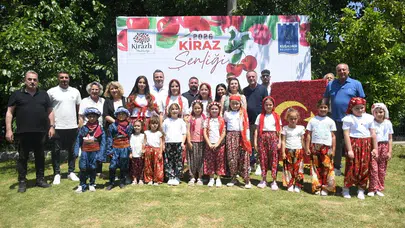 Kuşadası’nda kiraz bereketi: 3 dakikada 97 kiraz yiyen şampiyon oldu