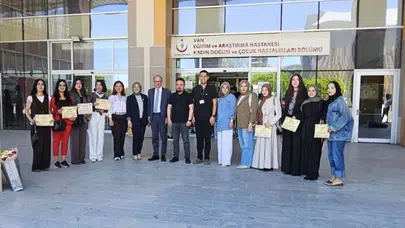 Hastane koridorlarında neşe dolu cuma günleri: Üniversitelilerden minik kalplere büyük destek
