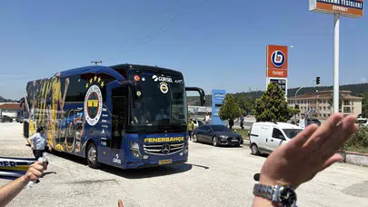 Fenerbahçe, Düzce'de coşkulu bir karşılama ile karşılandı