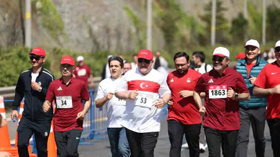 Engelleri parkurda bıraktılar: 2 bin 500 kişi aynı amaç için ter döktü
