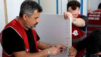 Efeler'de minik kalplere dokunan dokunuş: Bir çocuğun hayali gerçek oldu