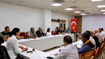 Erzincan’da olası afetlere karşı kritik hazırlık: Sağlık ekipleri masabaşı tatbikatı için kenetlendi