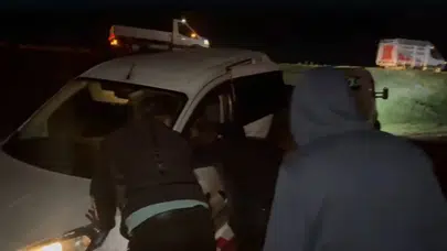 Sarıkamış’ta korkutan kaza: Ucuz atlatılan çarpışma sonrası trafik normale döndü