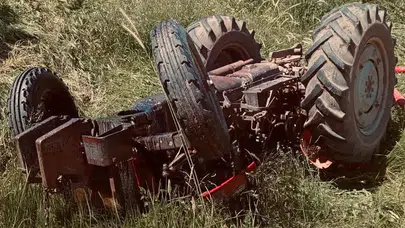 Sivas’ta korkunç kaza: Traktörün altında kalan sürücü yaşam mücadelesi veriyor