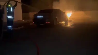 Siverek’te gece yarısı korku dolu anlar: Park halindeki araç küle döndü