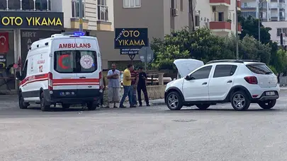 Erdemli'de sabah trafiğinde korku dolu anlar: Kavşaktaki çarpışma kamerada
