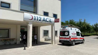 Besni yolunda korkutan kaza: 80 yaşındaki dede ve 4 yaşındaki torunu ölümden döndü
