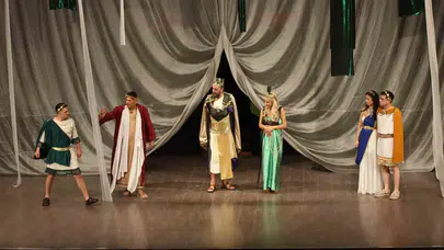 İş dünyasının yıldızları bu kez sahnede parladı: Shakespeare ile eğitime dev destek