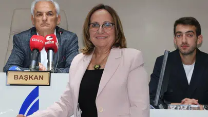 Güzelbahçe’de kritik oylama: Başkanvekilliği koltuğuna Ayşe Akın oturdu