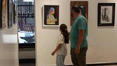 Fırçalar konuştu, Kartepe’de renklerin dansı başladı: Sanatın kalbi Ahenk ile atıyor