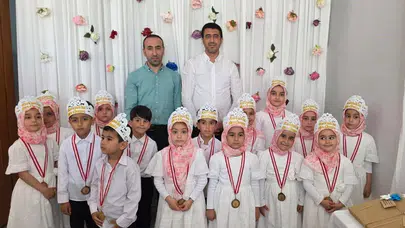 Minik ellerden büyük başarı: Kovancılar’da Kur’an kursu öğrencileri mezuniyet heyecanı yaşadı