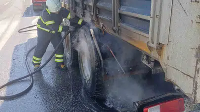 D100 karayolunda korku dolu anlar: Kamyonun tekerlekleri alev topuna döndü